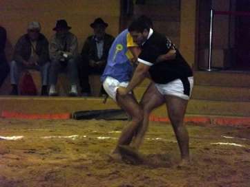 Momento de la luchada del pasado jueves (Foto: TA)