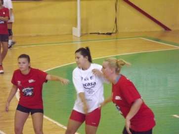 Yóselin Álvarez, en un partido amistoso contra el Valsequillo (Foto: TA)