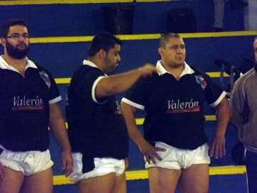 Jonay Alemán (d), el viernes pasado contra el Maninidra (Foto: TA)