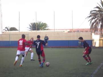 Imagen del partido de ida entre la UD Telde y el Vera, con resultado 4-1 para los locales (Foto: TA)