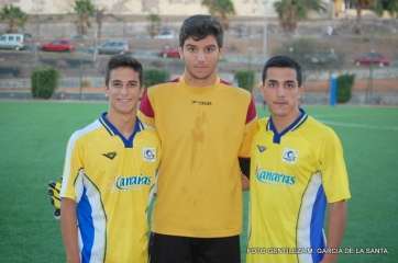 Diego Suárez (c), en un entrenamiento de la selección canaria (Foto: Mario García de la Santa)