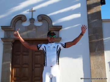 Francisco Pérez luciendo el mallot de campeón de Canarias de Ciclismo (Foto Pedaleandoporcanarias.com)