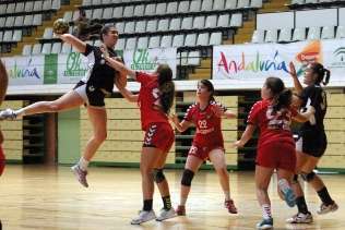 Imagen de archivo de un partido de balonmano femenino (Foto TA)