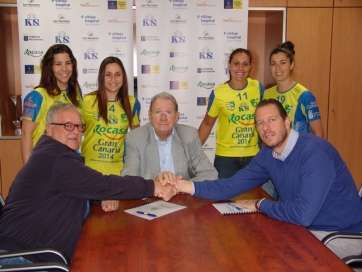 Momento de la firma del contrato (Foto TA)