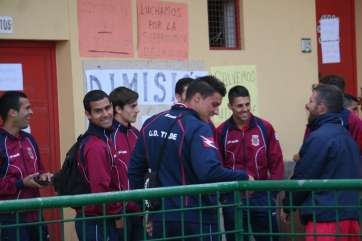 Jugadores y cuerpo técnico del Telde se atrincheraron en las instalaciones de El Hornillo el miércoles (Foto TA)