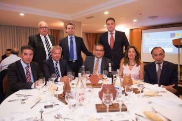 La diputada regional con políticos y miembros de la Asociación de Clubes de Élite de GC (Foto TA)