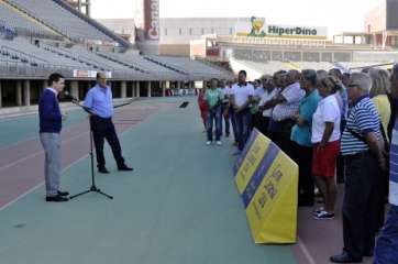 El consejero se reunió este lunes con una representación de los clubes de fútbol base (Foto TA)