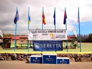 Apoyo en el podium del II Día del Tirador Beretta (Foto TA)