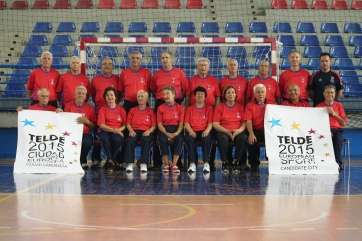 Los componentes del equipo de mayores de balonmano (Foto TA)