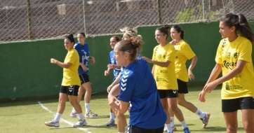 Momento de la exhibición de balonmano (Foto TA)