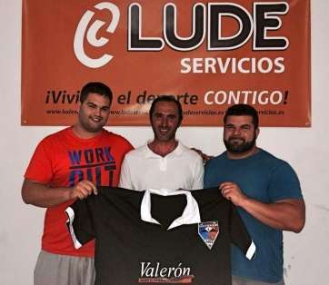 Juan Martel, entre los dirigentes del Castro Morales, Rivero y Santana (C. Torres-Tintaamarilla.es) 