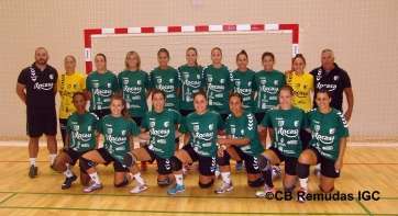 La plantilla del Rocasa minutos antes de disputar el choque (Foto TA)