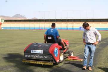 El edil Pablo Rodríguez supervisando las obras (Foto TA)