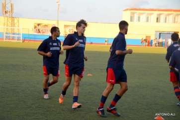 Jugadores de la UD Telde (Foto Antonio Alí)