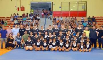 Familia del Club de Lucha Castro Morales (Foto Antonio Alí)