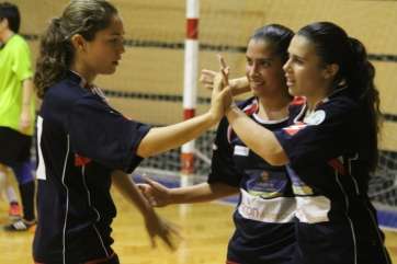 Las jugadores del Preconte celebran un gol (Foto TA)