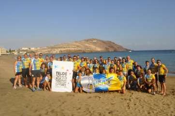 Una de las fotos de familia durante el acto (Foto TA)
