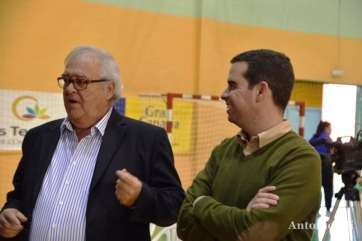 La entrega tendrá lugar este jueves en la Consejería de Deportes de la Institución insular. En la imagen , el consejero Lucas Bravo y el presidente del Club, Antonio Moreno (Foto Antonio Alí)