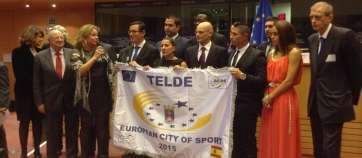 La delegación teldense, minutos después de recibir el galardón en el Parlamento europeo (Foto TA)