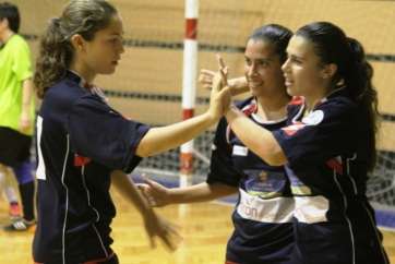 Las jugadores del Preconte celebran un gol (Foto TA)