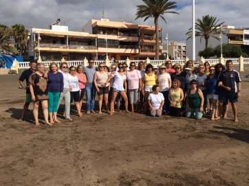 Rodriguez durante una visita a una actividad deportiva en la playa (Foto TA)