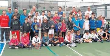 Participantes en el clinic de tenis (Foto Francisco Socorro-C7)