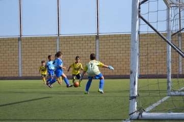 Imagen de archivo de un partido de fútbol base (Foto TA)