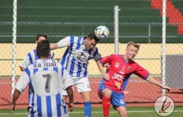 Momento del encuentro de este domingo en la isla conejera (Foto lanzarotedeportiva.com)