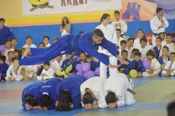 Los judocas realizaron una exhibición previa (Foto TA)