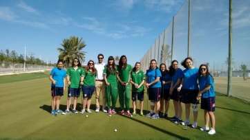 Jugadoras del Elche y Preconte B en un campo de golf de Alicante (Foto Teldeportivo FSF)