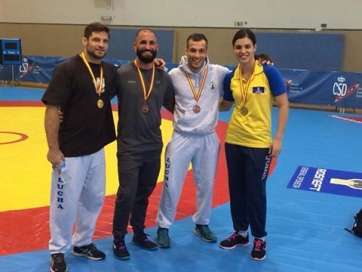 Los medallistas posan sonrientes (Foto CLO Cubarias)