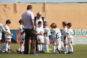 Monitores hablan con sus jugadores en El Hornillo (Foto cedida)