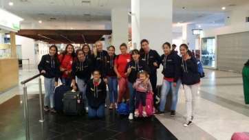 El equipo, en su llegada a Lanzarote (Foto Twitter CD Básket Tara)