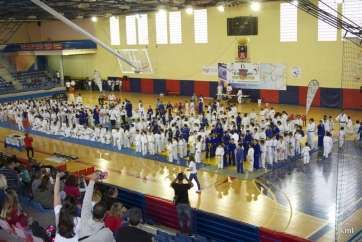Panorámica del pabellón en el desfile inaugural (Foto Judo Club Las Nieves)