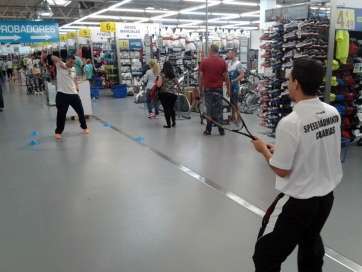 Alejandro Ortega (fondo) y Daniel Robles (primer plano) da una exhibición del deporte (Foto TA)