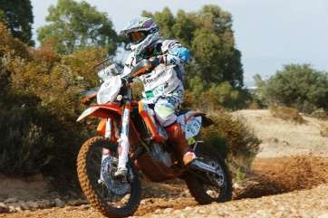 Javier Rodríguez, en su moto (Foto TA)