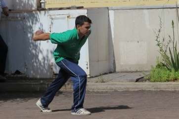 Un jugador practicando bola canaria (Foto Federación de Bola Canaria)