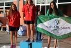 Nadadores del club, en los podios con sus premios (Foto CN Faynagua)