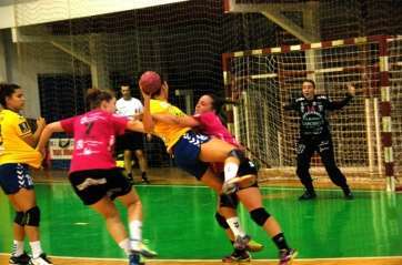 Momento de la primera parte del partido (Foto TA)