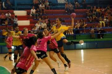 Imagen de archivo de un partido del Rocasa en su cancha (Foto TA)