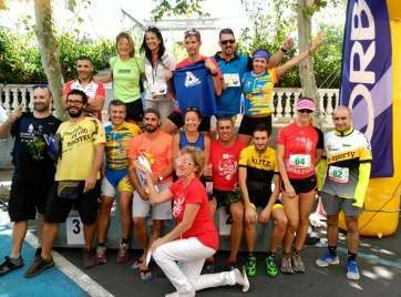Grupo de atletas teldenses en la Ruta del Vino (Foto TA)
