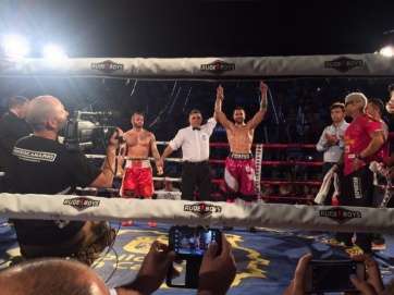 El púgil teldense celebra la victoria (Foto TA)