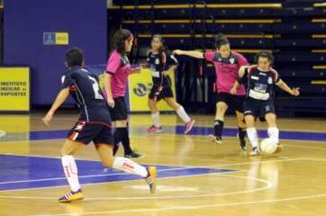 Momento del partido jugado este sábado en el Centro Insular de Deportes (Foto TA)
