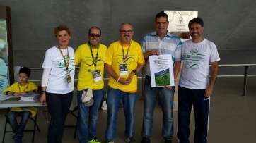 Diego Ojeda y Juan Carlos Hernández (en el centro), junto a otros participantes (Foto TA)
