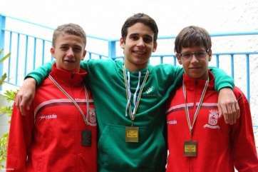 Cristo Cárdenes y Darío López, en el podio de la prueba de 2.000 metros (Foto TA)