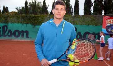 David Vega, en un Clinic en las instalaciones del Cortijo Club de Campo (Foto Antonio Alí)