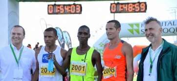 Saúl Castro, el segundo por la derecha, con el dorsal 2006 (Foto Antonio Alí)