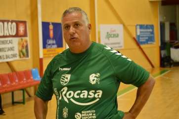 Paco Santana, entrenador del Rocasa (Foto TA)