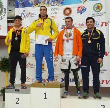 El luchador Juan Manuel Suárez logró la medalla de oro en la categoría de 84 kilos (Foto TA)