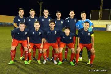 Formación habitual de la UD Telde en los últimos partidos ligueros (Foto Antonio Alí)